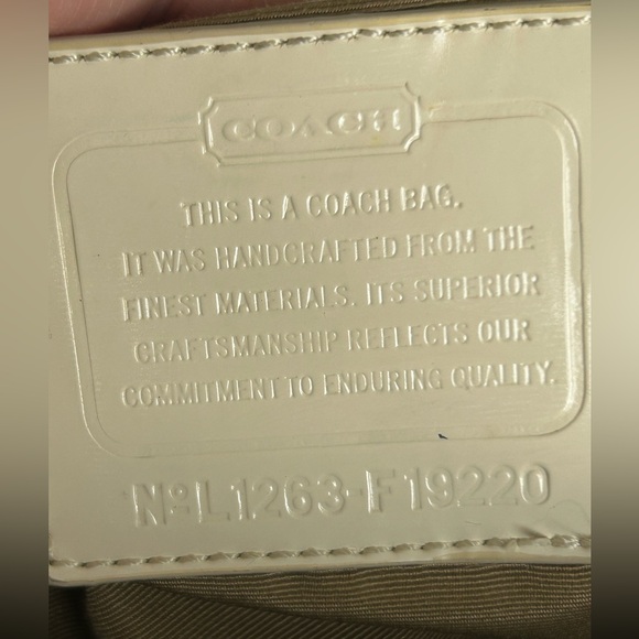 COACH Signature Jacquard fabric (canvas) with leather trim and silver-tone hw - Picture 5 of 5